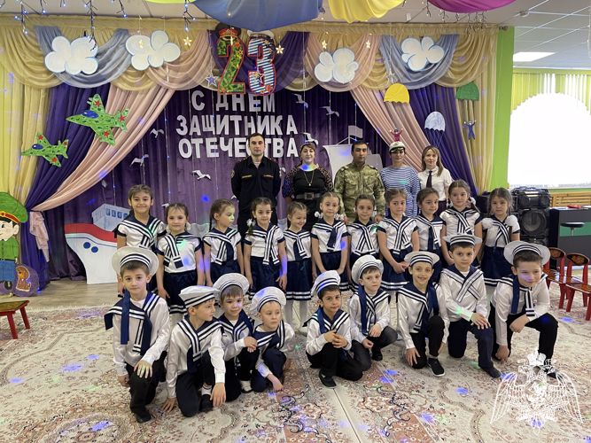 Учебные учреждения Росгвардии отметили День защитника Отечества