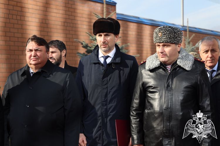 Росгвардейцы Ингушетии почтили память правоохранителей, погибших при выполнении служебных обязанностей