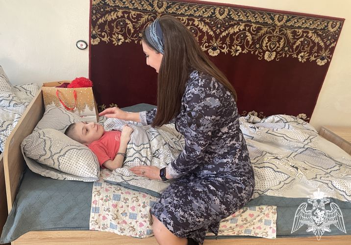 В Ингушетии росгвардейцы поздравили детей с ограниченными возможностями здоровья с наступающим Новым годом