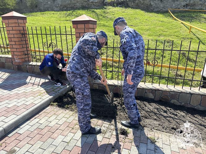 Росгвардейцы Ингушетии приняли участие во всероссийской акции «Верни герою имя»