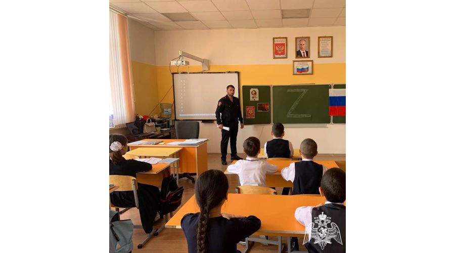 В преддверии Дня Победы росгвардейцы провели уроки Мужества в подшефных школах Ингушетии