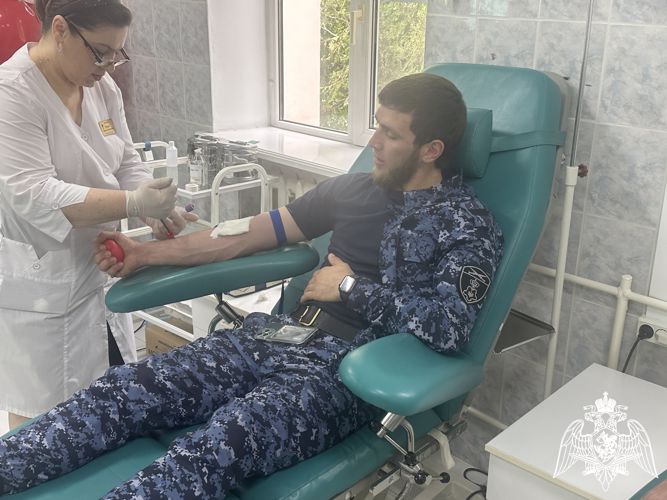 В Ингушетии росгвардейцы приняли участие в акции «От сердца к сердцу»