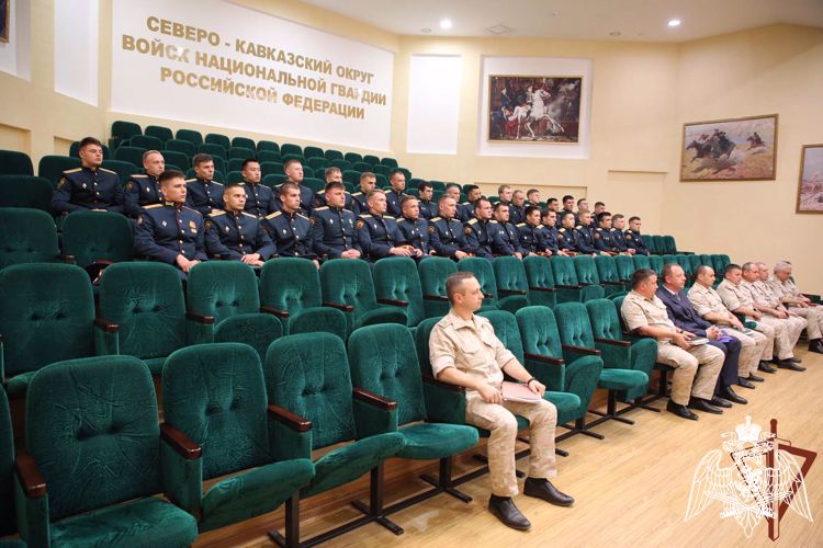  Командующий округом встретился с офицерами – выпускниками, прибывшими для прохождения службы на Северный Кавказ