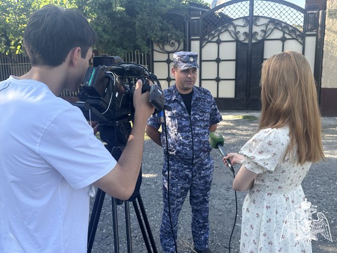 В Ингушетии в преддверии Дня семьи, любви и верности росгвардейцы навестили семьи погибших коллег