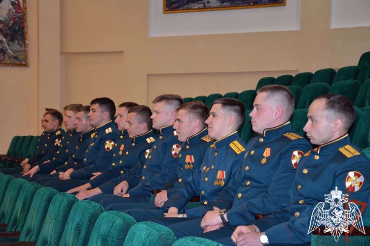  Командующий округом встретился с офицерами – выпускниками, прибывшими для прохождения службы на Северный Кавказ