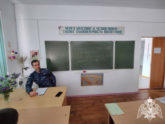 В Ингушетии росгвардейцы провели тематические встречи с учениками подшефных школ