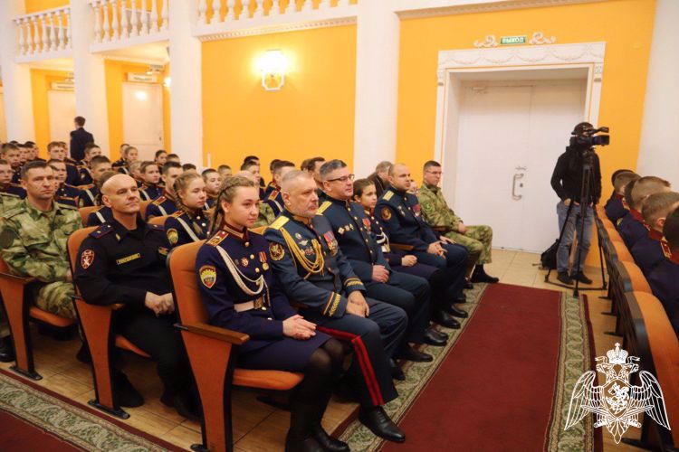 ГЕНЕРАЛ-ЛЕЙТЕНАНТ АЛЕКСЕЙ ВОРОБЬЕВ СОВЕРШИЛ РАБОЧУЮ ПОЕЗДКУ В УЧЕБНЫЕ ЗАВЕДЕНИЯ РОСГВАРДИИ