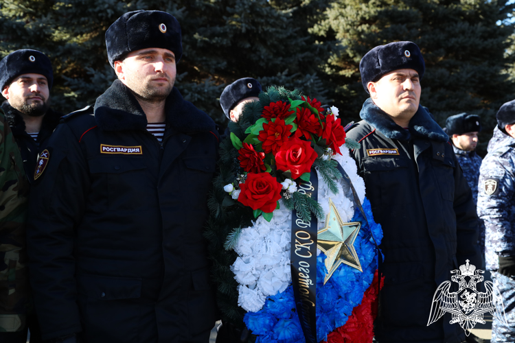 Памятник сотрудникам Росгвардии открыт в Назрани