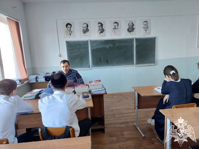 В Ингушетии росгвардейцы провели тематические мероприятия, приуроченные к годовщине со дня прорыва блокады Ленинграда