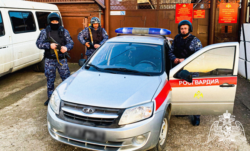 При участии Росгвардии обнаружен угнанный автомобиль в Ингушетии 