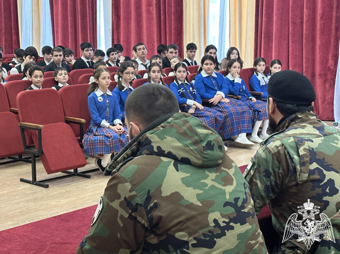 В Ингушетии росгвардейцы встретились с молодежью региона