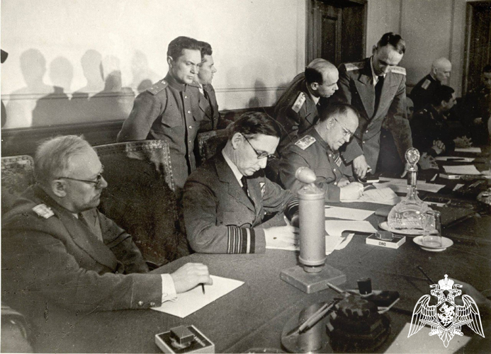 8 МАЯ 1945 ГОД 1417 ДЕНЬ ВОЙНЫ ДО НАШЕЙ ПОБЕДЫ ОСТАВАЛСЯ 1 ДЕНЬ