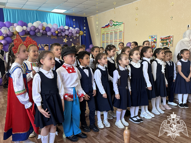В Ингушетии прозвучал последний звонок для выпускников школы Росгвардии