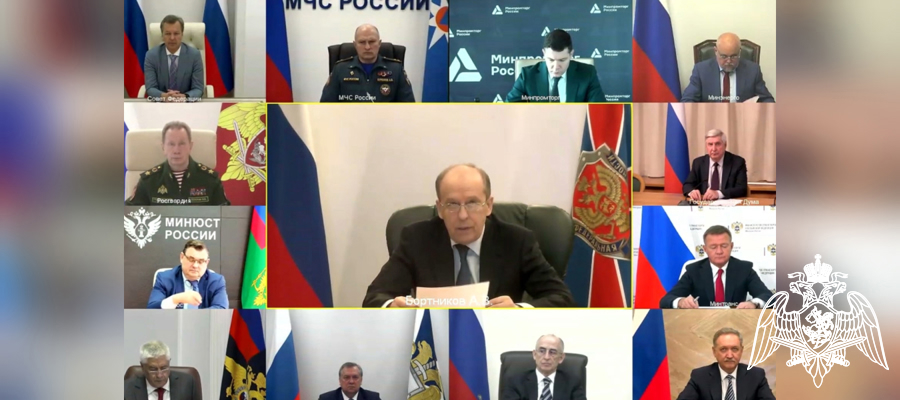 Директор Росгвардии генерал армии Виктор Золотов принял участие в заседании НАК России