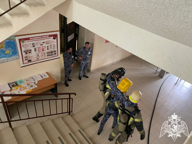 Сотрудники Росгвардии и МЧС провели совместные пожарно-тактические занятия в Магасе