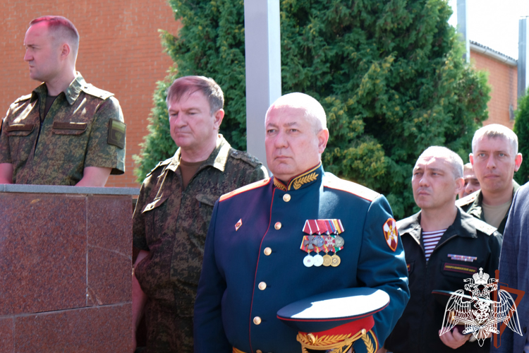 Памятник военнослужащим Росгвардии открыт в Назрани
