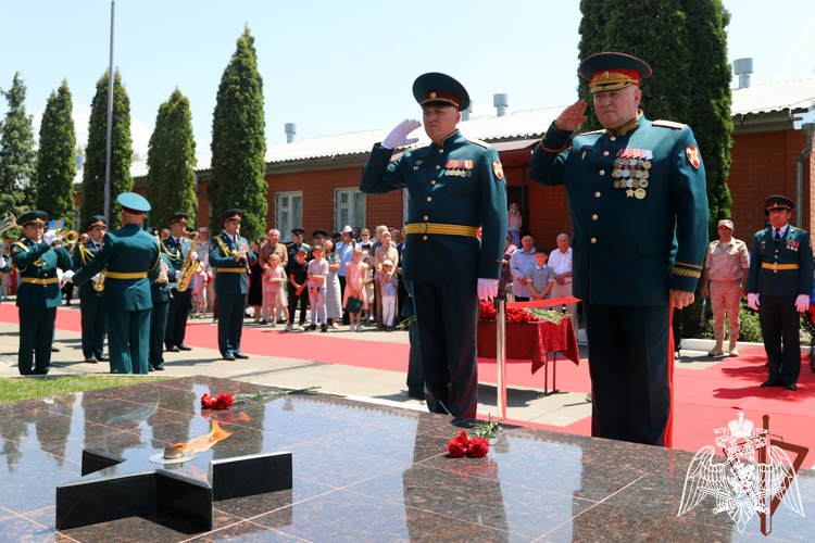 Памятник военнослужащим Росгвардии открыт в Назрани