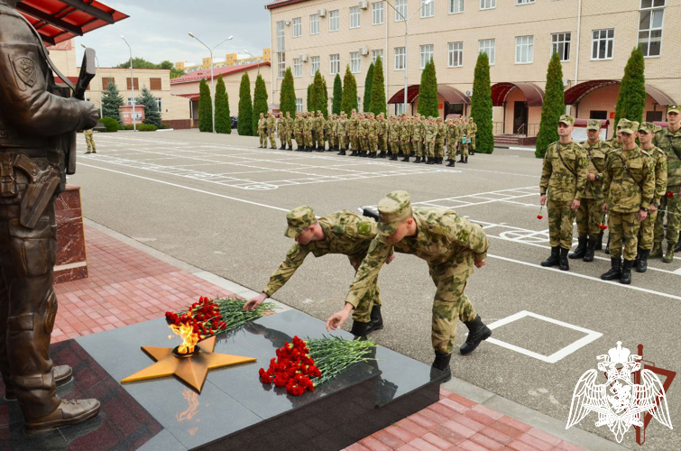 СБОР С ВЫПУСКНИКАМИ ВОЕННЫХ ВУЗОВ 2024 ГОДА ЗАВЕРШИЛСЯ В СЕВЕРО-КАВКАЗСКОМ ОРДЕНА ЖУКОВА ОКРУГЕ РОСГВАРДИИ