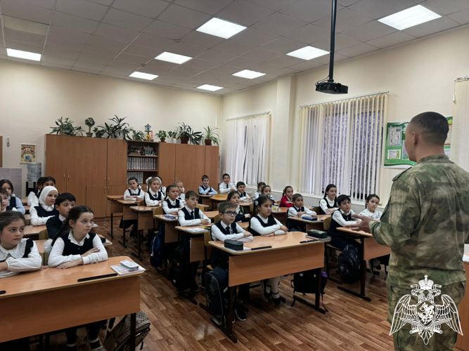 Росгвардейцы Ингушетии провели уроки Мужества в образовательных учреждениях региона
