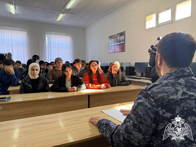 В Ингушетии росгвардейцы провели профилактическое мероприятие с молодежью региона