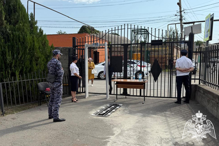 Росгвардейцы Ингушетии обеспечили правопорядок в День знаний