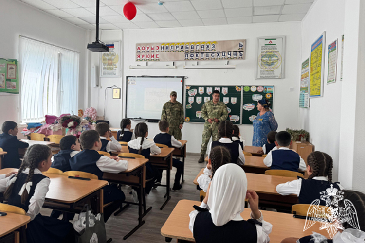 Росгвардейцы приняли участие в мероприятиях, посвященных Дню знаний