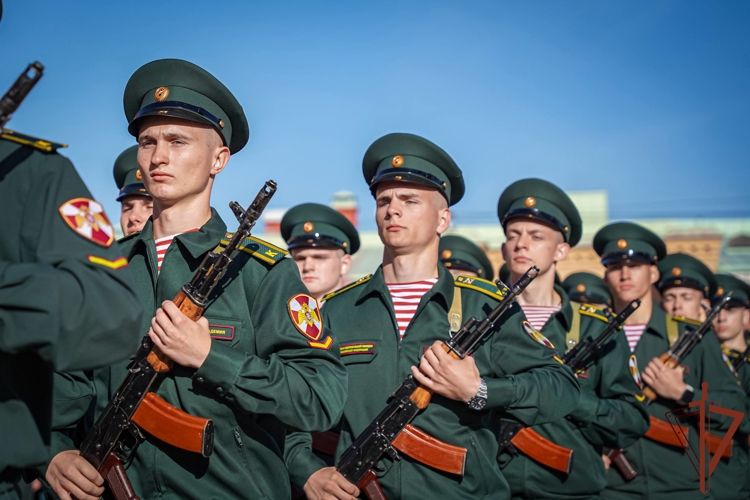 Генерал-полковник Алексей Воробьёв поздравил первокурсников Военной академии Росгвардии с принятием Военной присяги (видео)