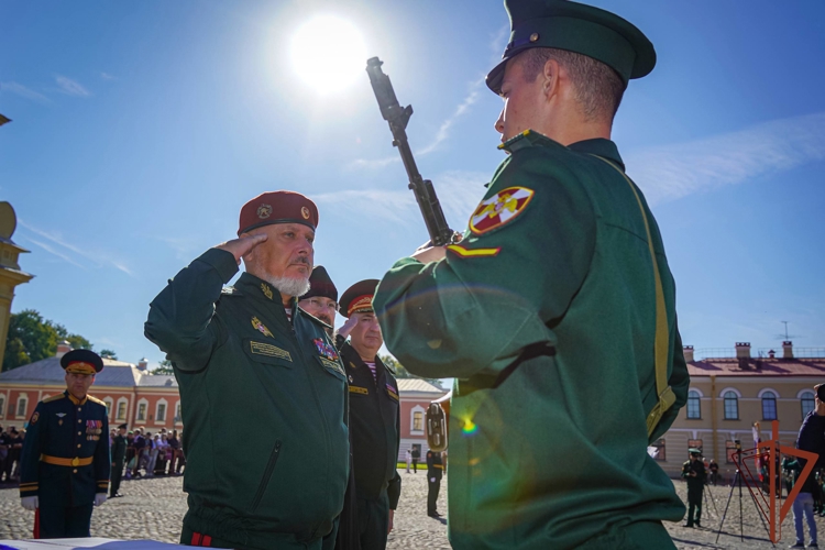 Генерал-полковник Алексей Воробьёв поздравил первокурсников Военной академии Росгвардии с принятием Военной присяги (видео)