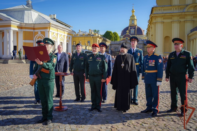 Генерал-полковник Алексей Воробьёв поздравил первокурсников Военной академии Росгвардии с принятием Военной присяги (видео)