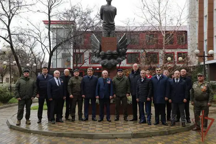 Росгвардейцы на Северном Кавказе приняли участие в торжествах, посвященных Дню Героев Отечества