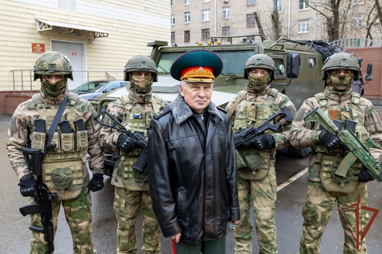 Председателю Совета ветеранов Росгвардии генерал-лейтенанту Петру Николаевичу Ровенскому исполнилось 80 лет