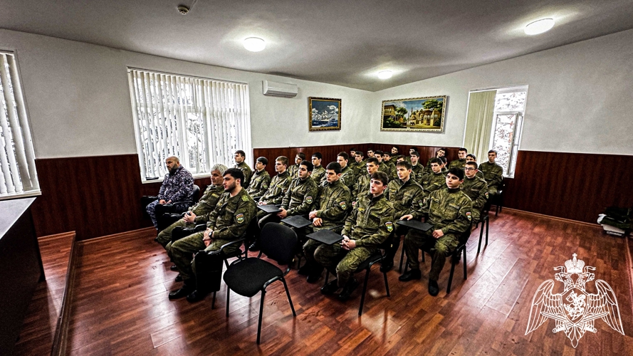 В Ингушетии росгвардейцы провели профориентационное мероприятие для кадет