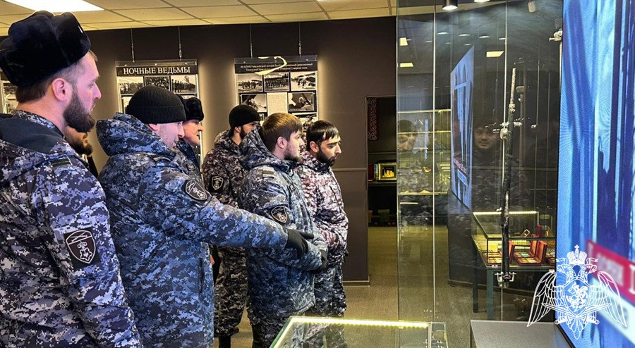 Росгвардейцы приняли участие в памятном мероприятии ко Дню разгрома советскими войсками немецко-фашистских войск в Сталинградской битве