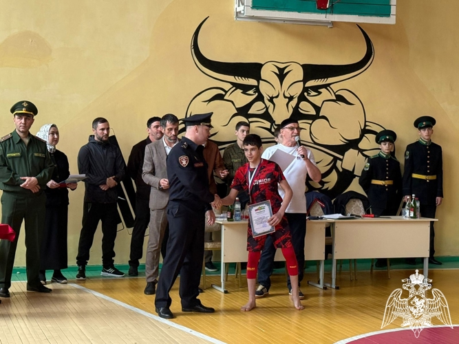 В Ингушетии офицер Росгвардии принял участие в открытии памятного турнира по смешанным единоборствам