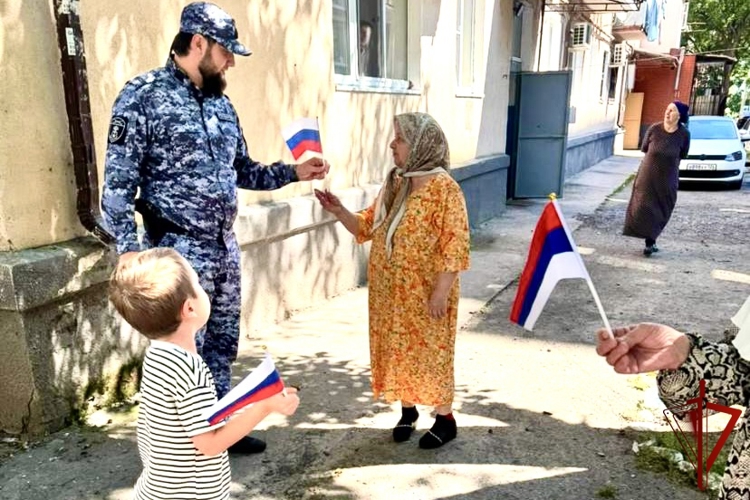 Росгвардейцы Ингушетии приняли участие в акции, посвященной Дню Государственного флага Российской Федерации
