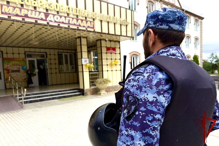 В Ингушетии росгвардейцы обеспечили правопорядок в День знаний
