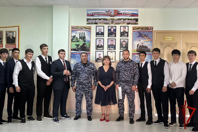 В Ингушетии росгвардейцы провели профилактические мероприятия в школах